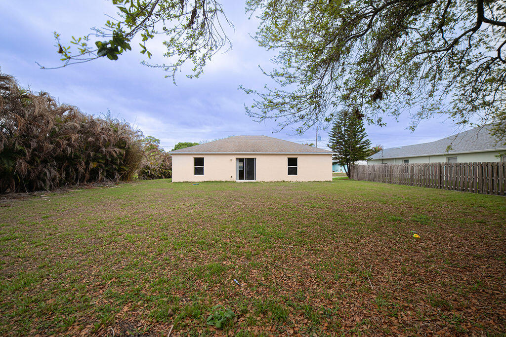 PORT ST LUCIE SECTION 8 - Residential Lease