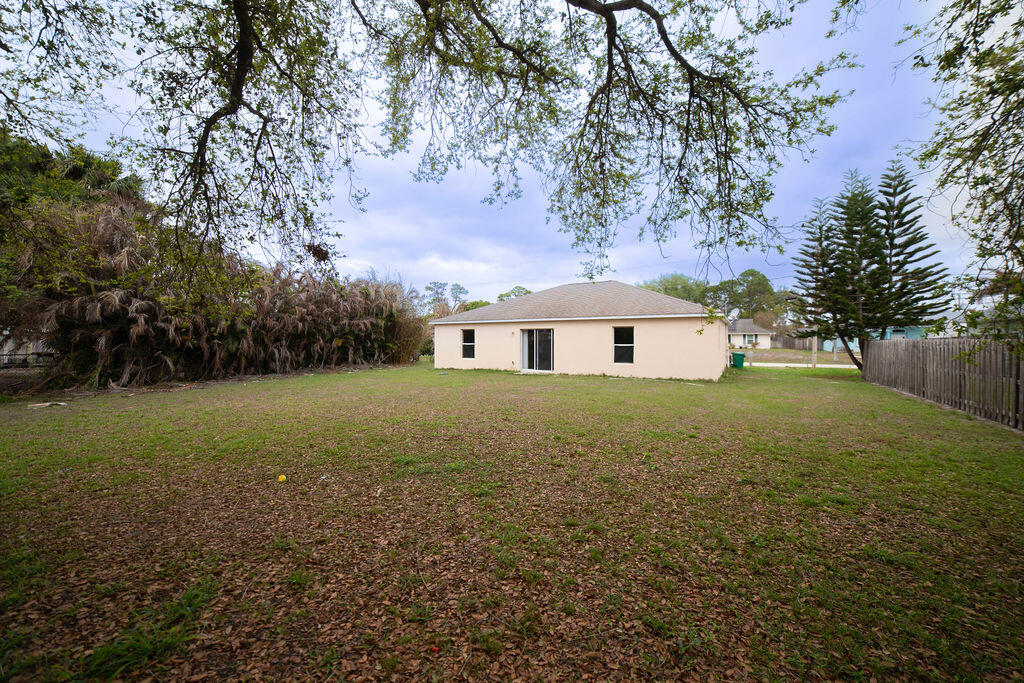 PORT ST LUCIE SECTION 8 - Residential Lease