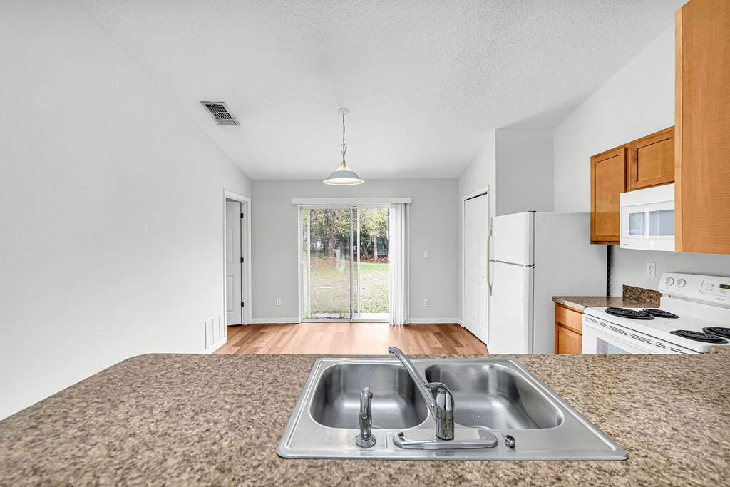 PORT ST LUCIE SECTION 8 - Residential Lease