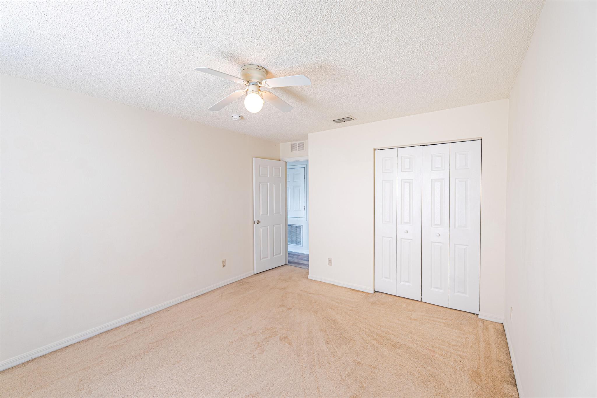 PORT ST LUCIE SECTION 4 - Residential Lease