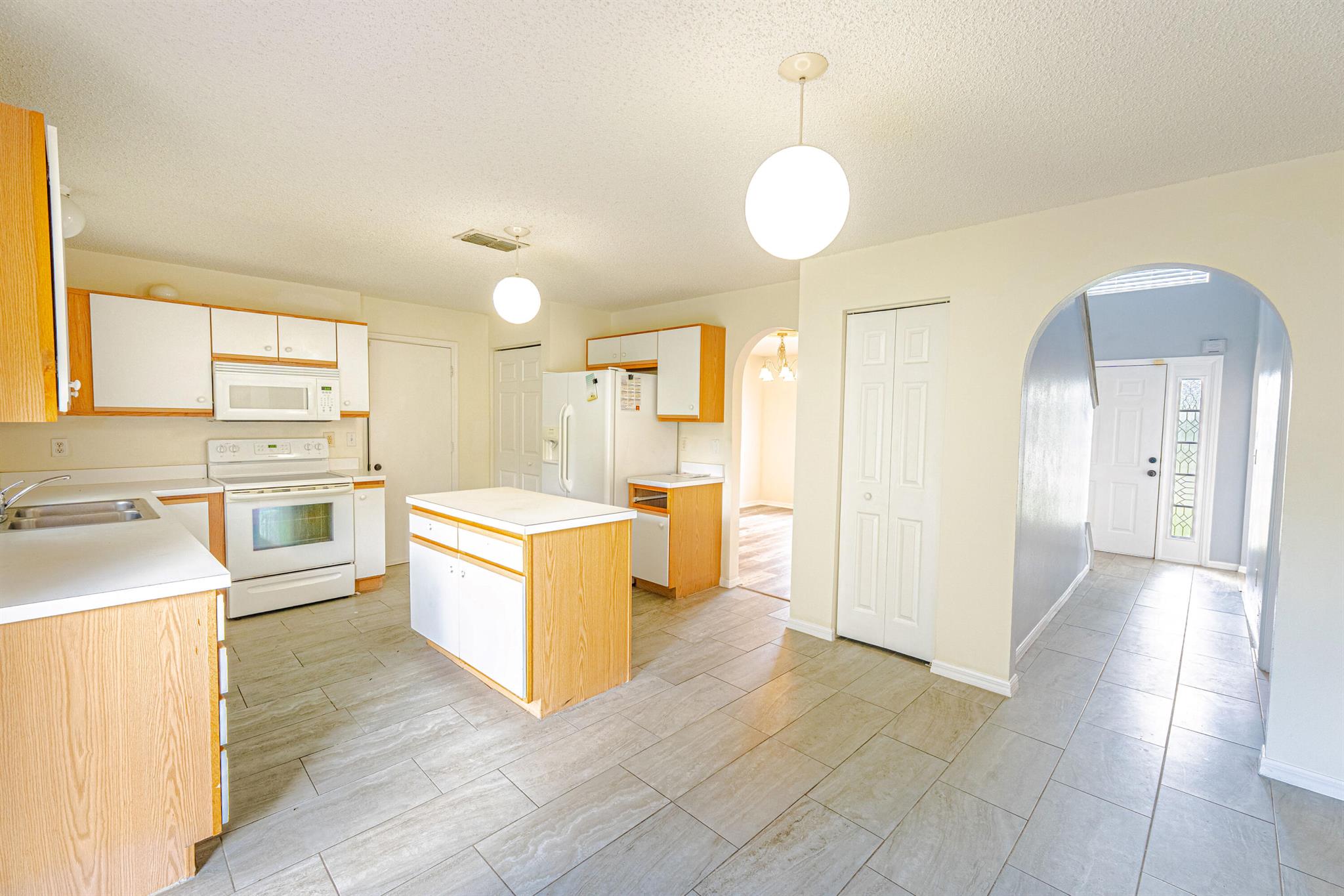 PORT ST LUCIE SECTION 4 - Residential Lease