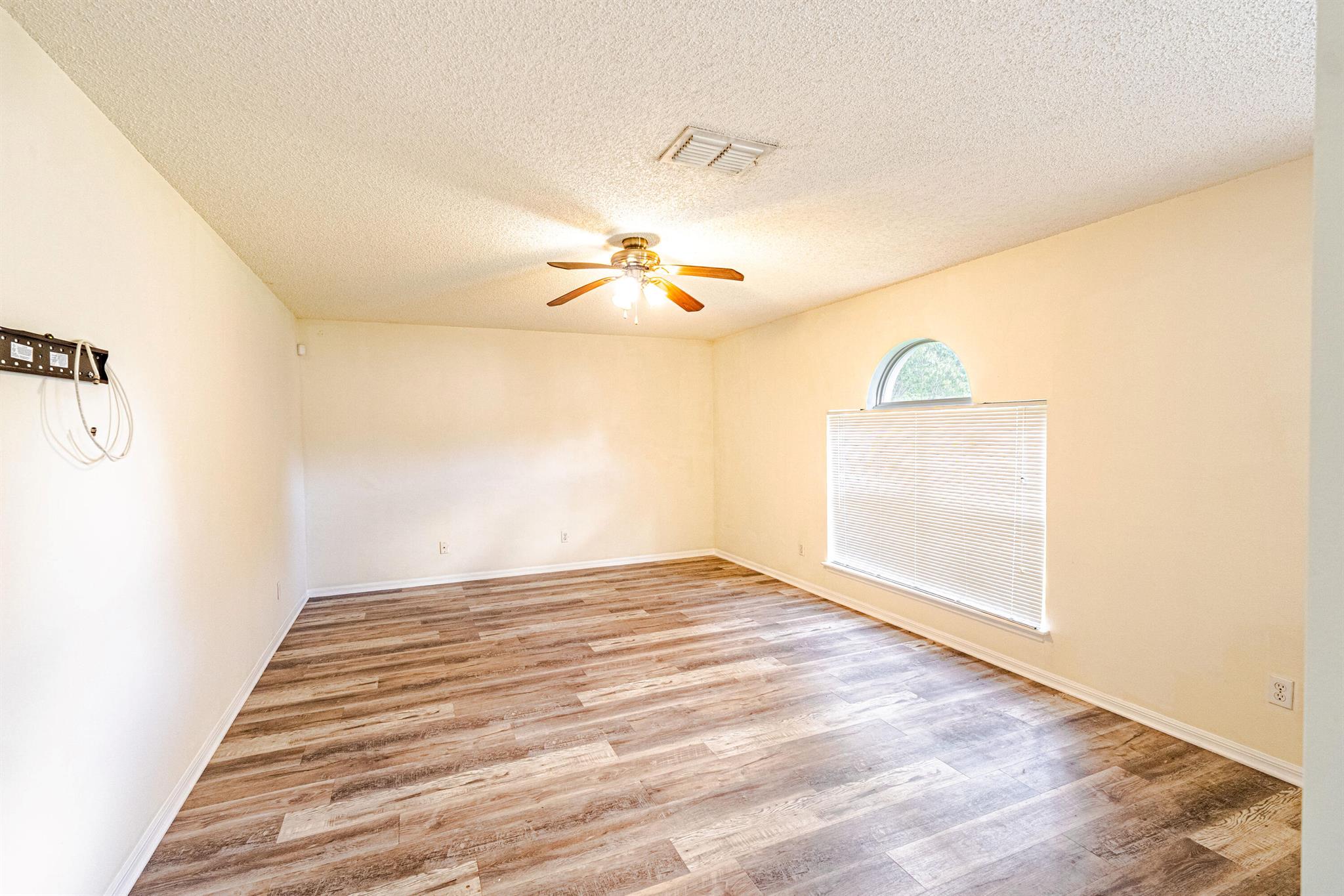 PORT ST LUCIE SECTION 4 - Residential Lease