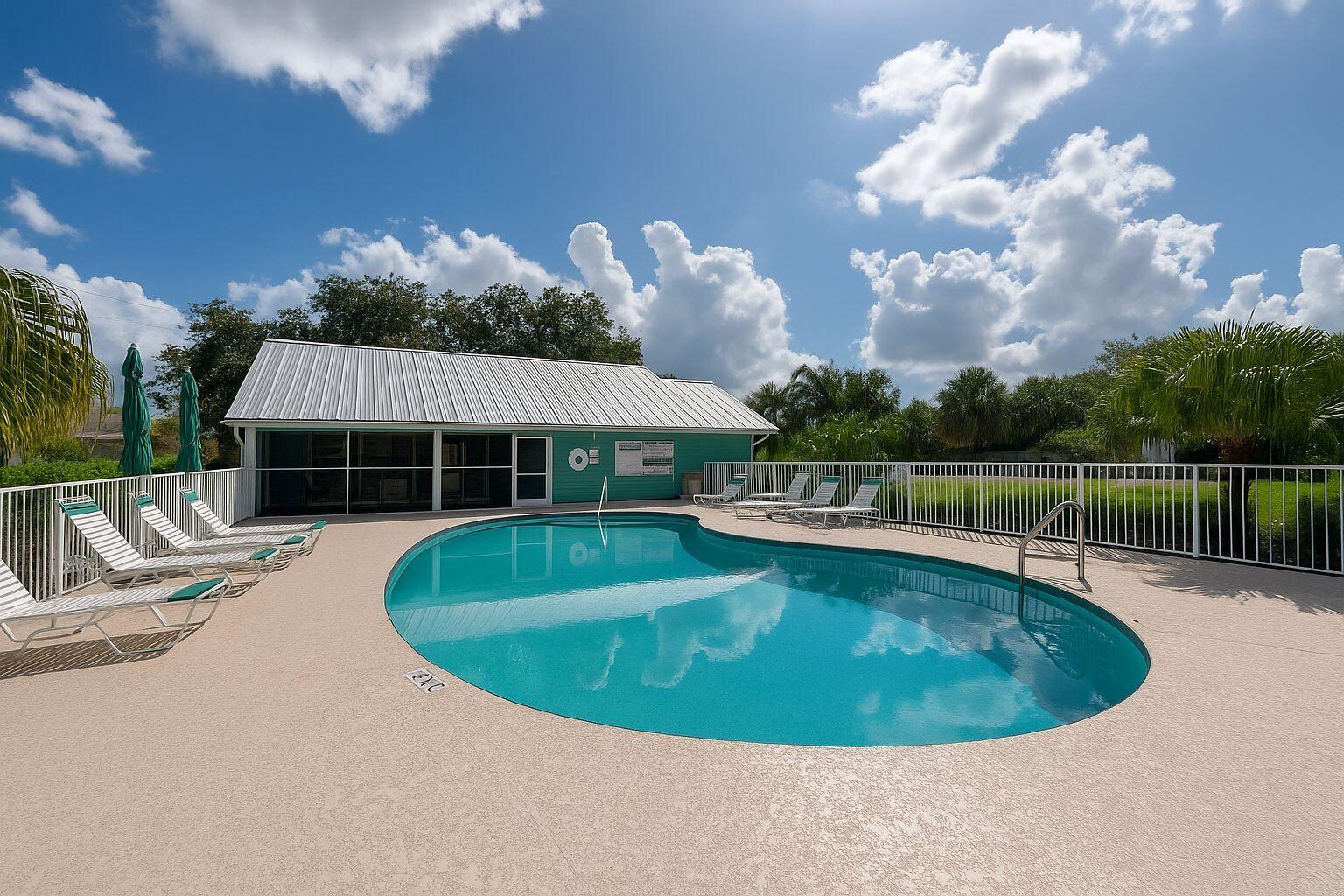 WESTBROOK ISLES CONDOMINI - Residential