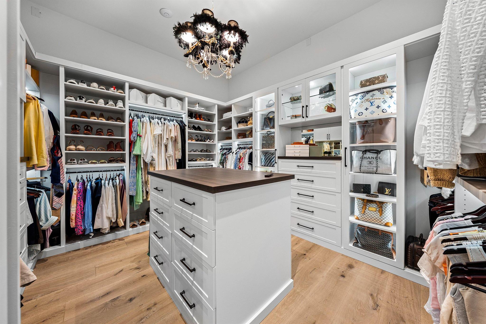 S/D OF 8-46-43 - Residential