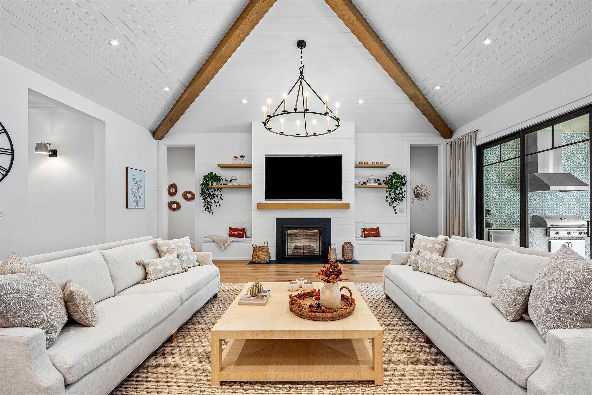 S/D OF 8-46-43 - Residential