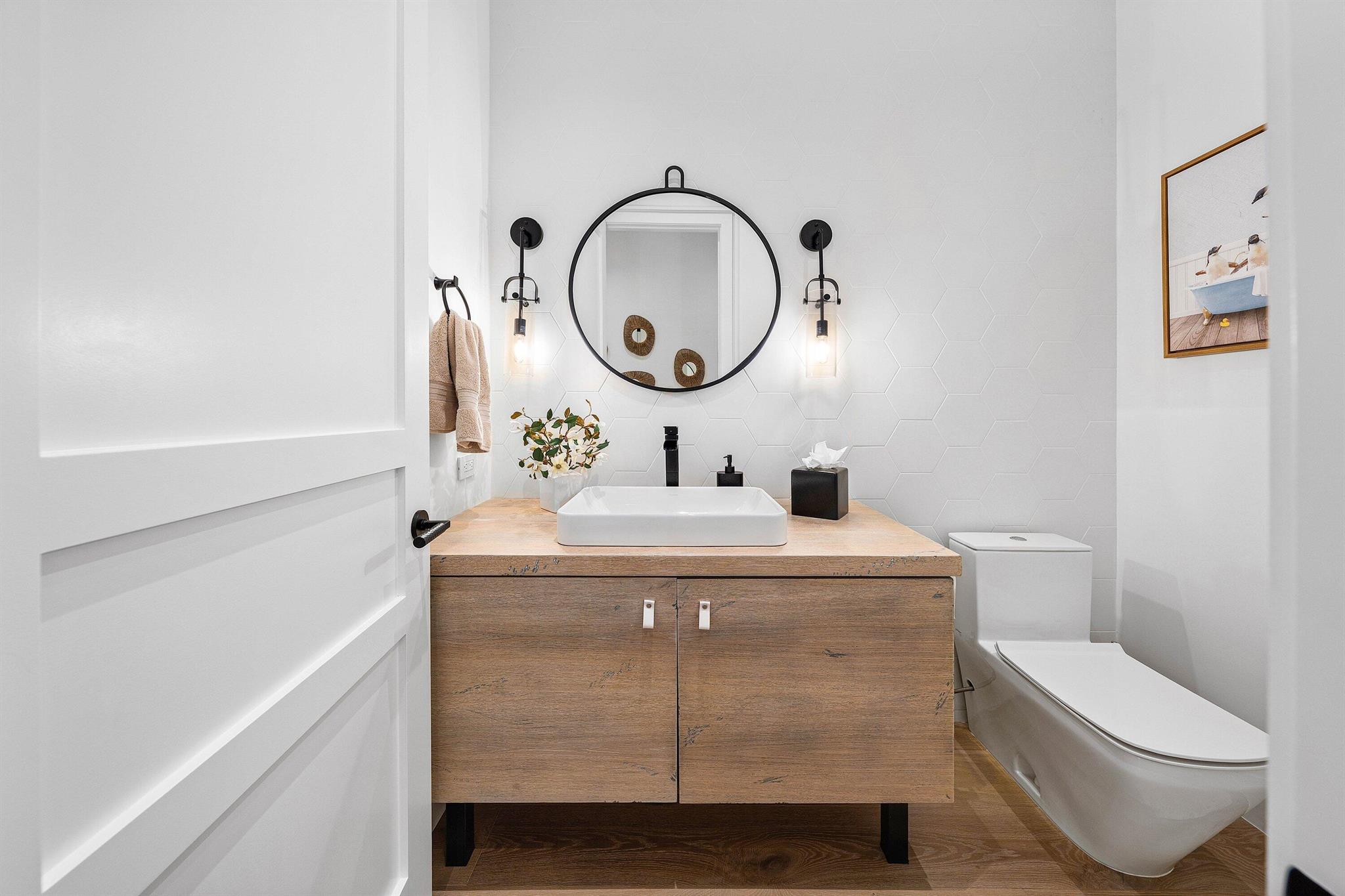 S/D OF 8-46-43 - Residential