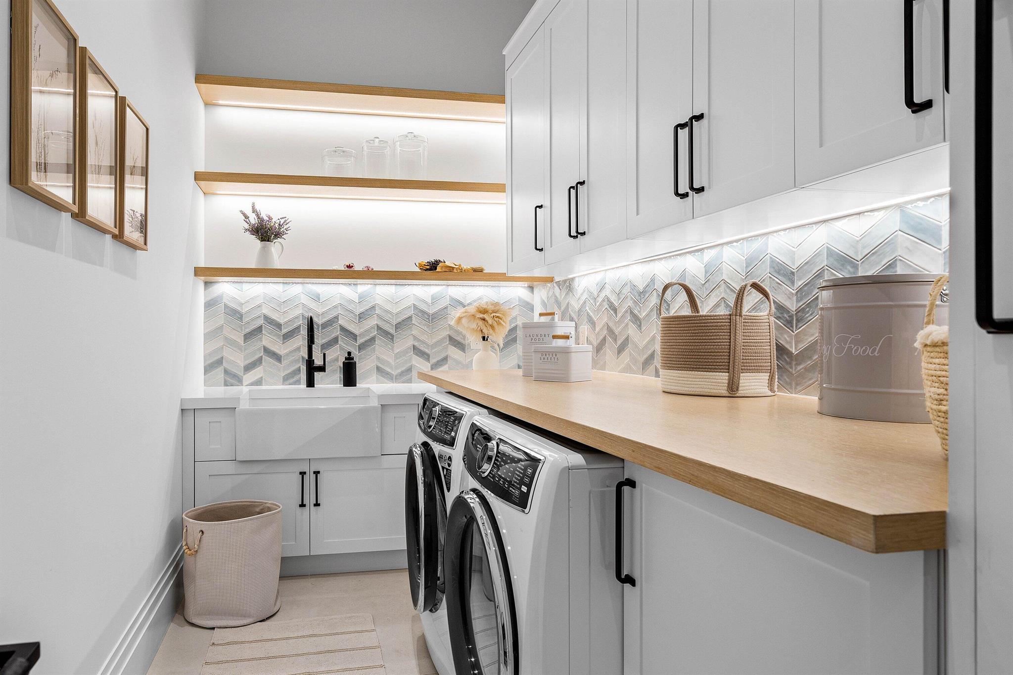 S/D OF 8-46-43 - Residential