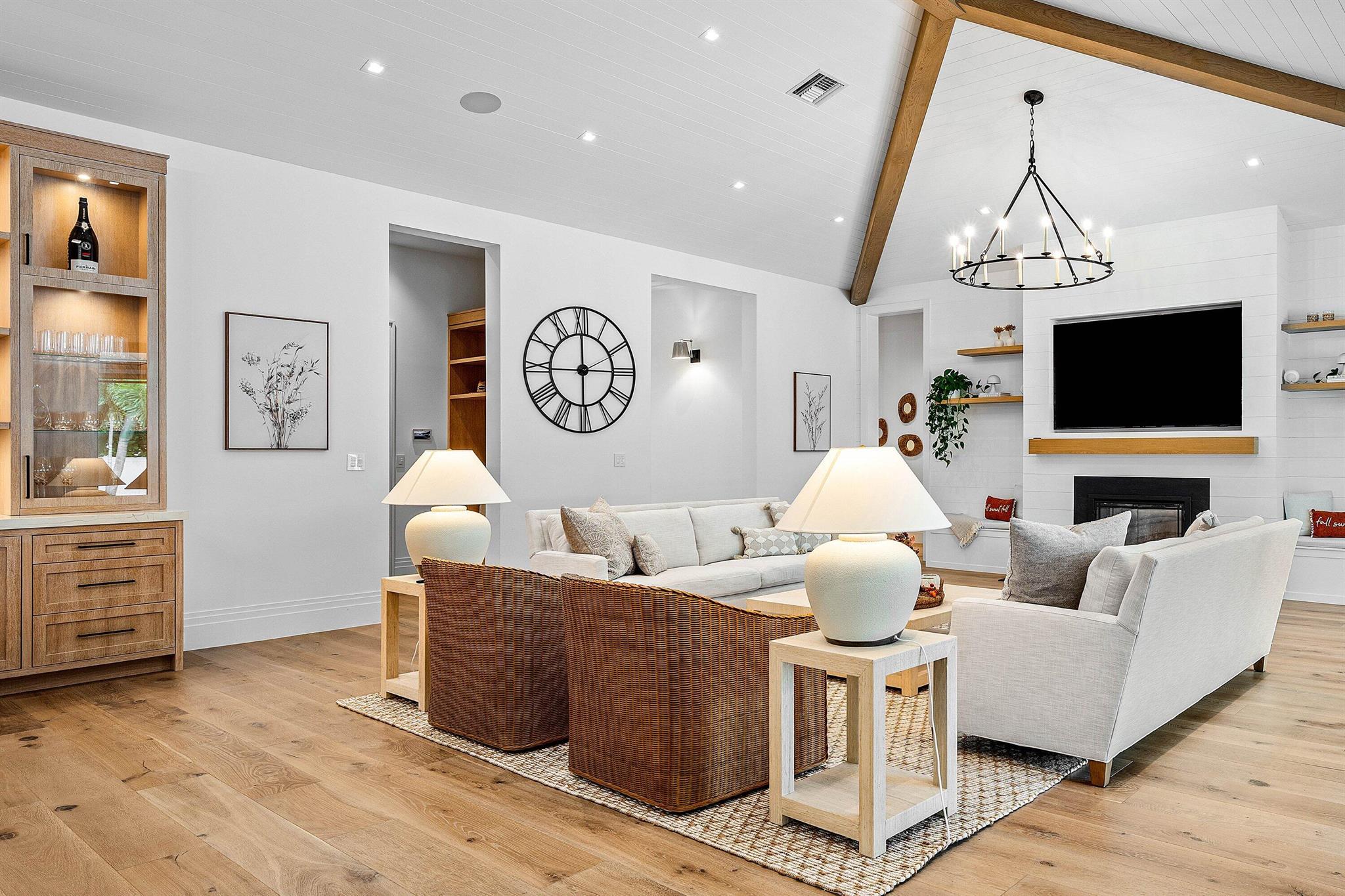 S/D OF 8-46-43 - Residential