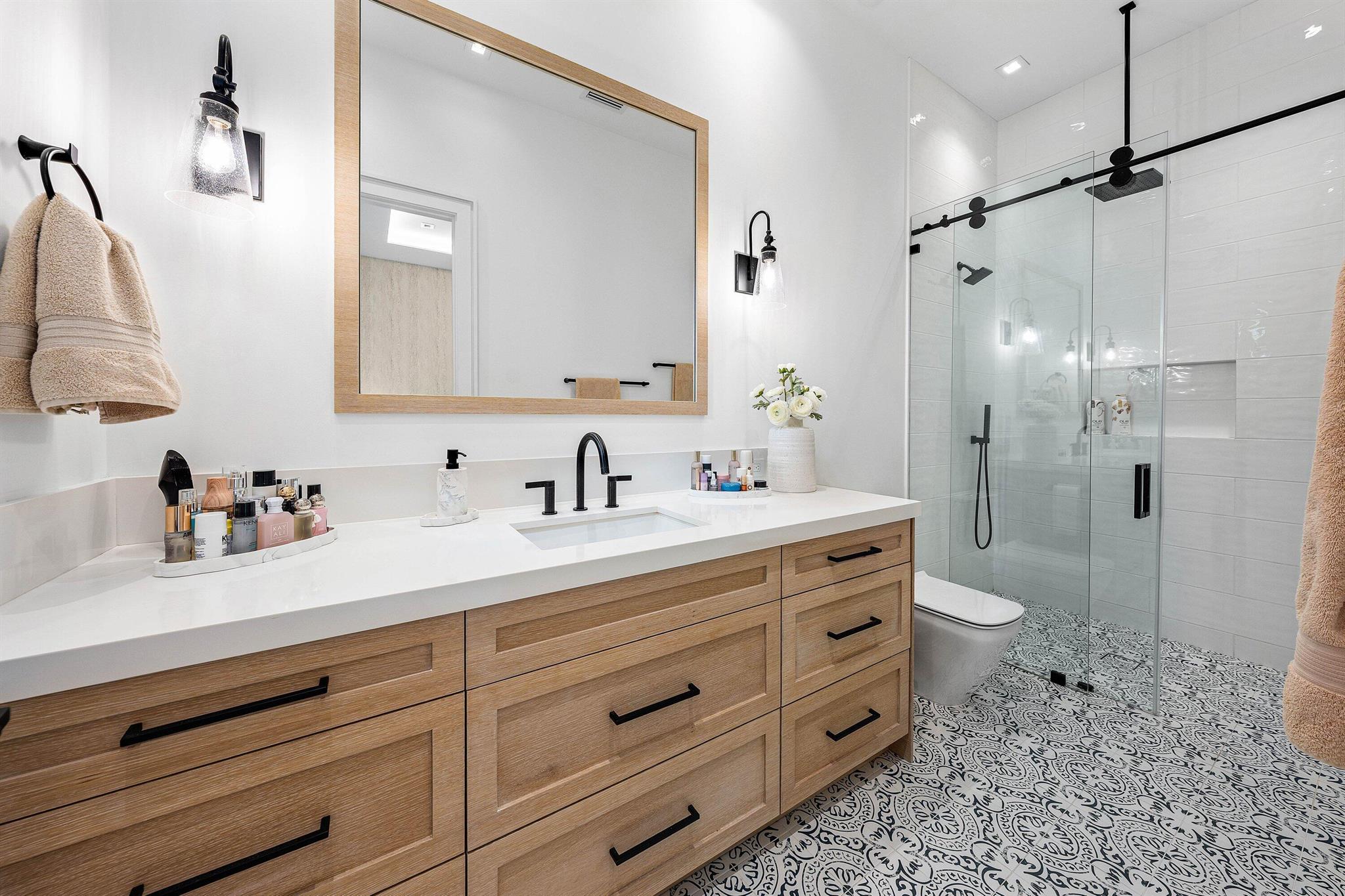 S/D OF 8-46-43 - Residential