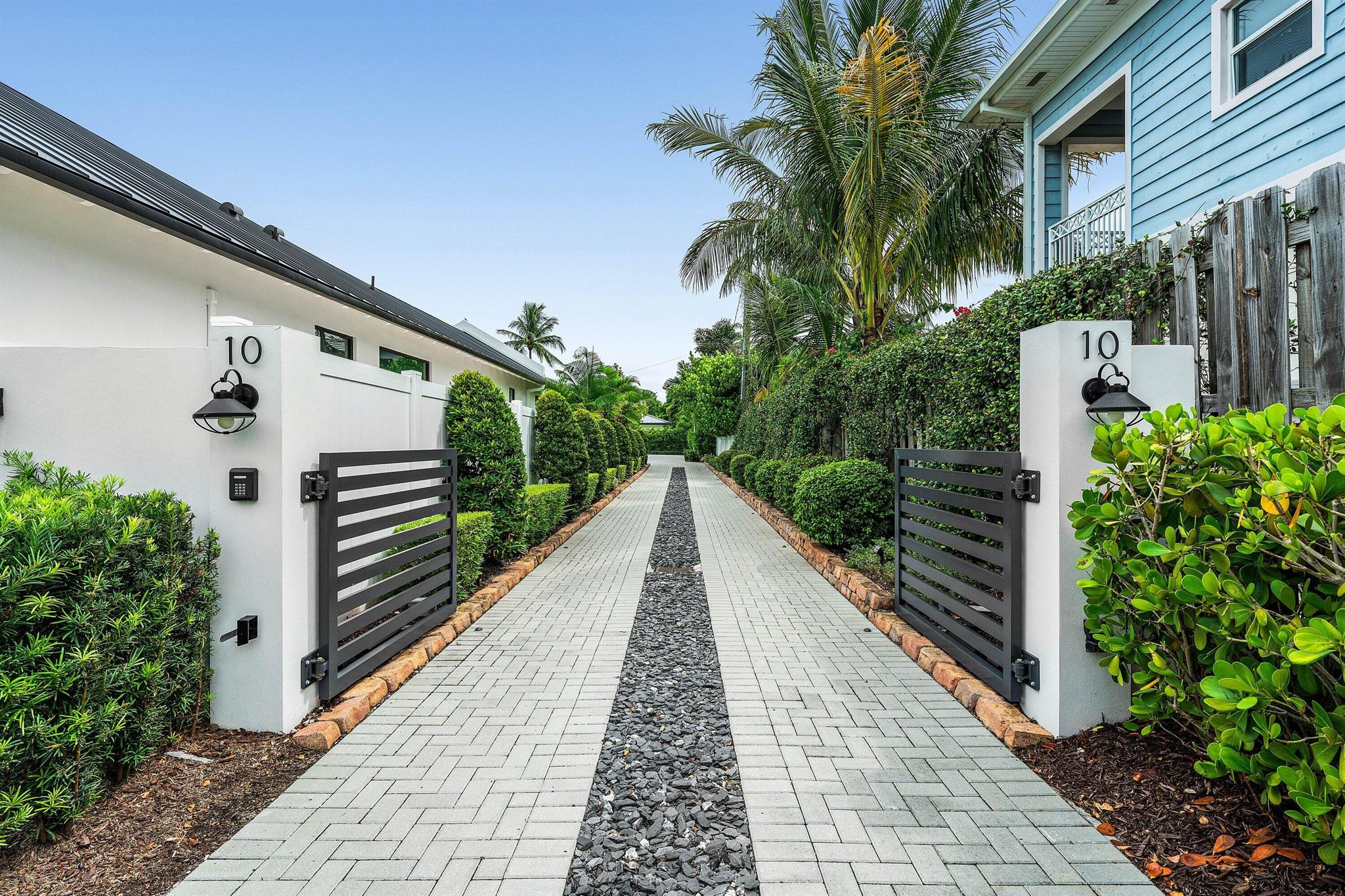 S/D OF 8-46-43 - Residential