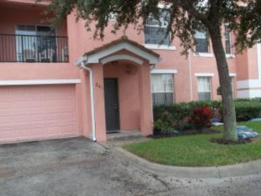 2ND LEVEL. 3 BEDROOM 2 BATH AND GARAGE.GROUND LEVEL ENTRY. ALL APPLIANCES AND WASHER & DRYER. LAMINATE FLOORING. SMALL PATIO OFF KITCHEN OR MASTER BEDROOM.MASTER BATH WITH SEPARATE SHOWER AND GARDEN TUB.PANTRY, BUILT IN COMPUTER WORK AREA. HOA APPROVAL NEEDED.