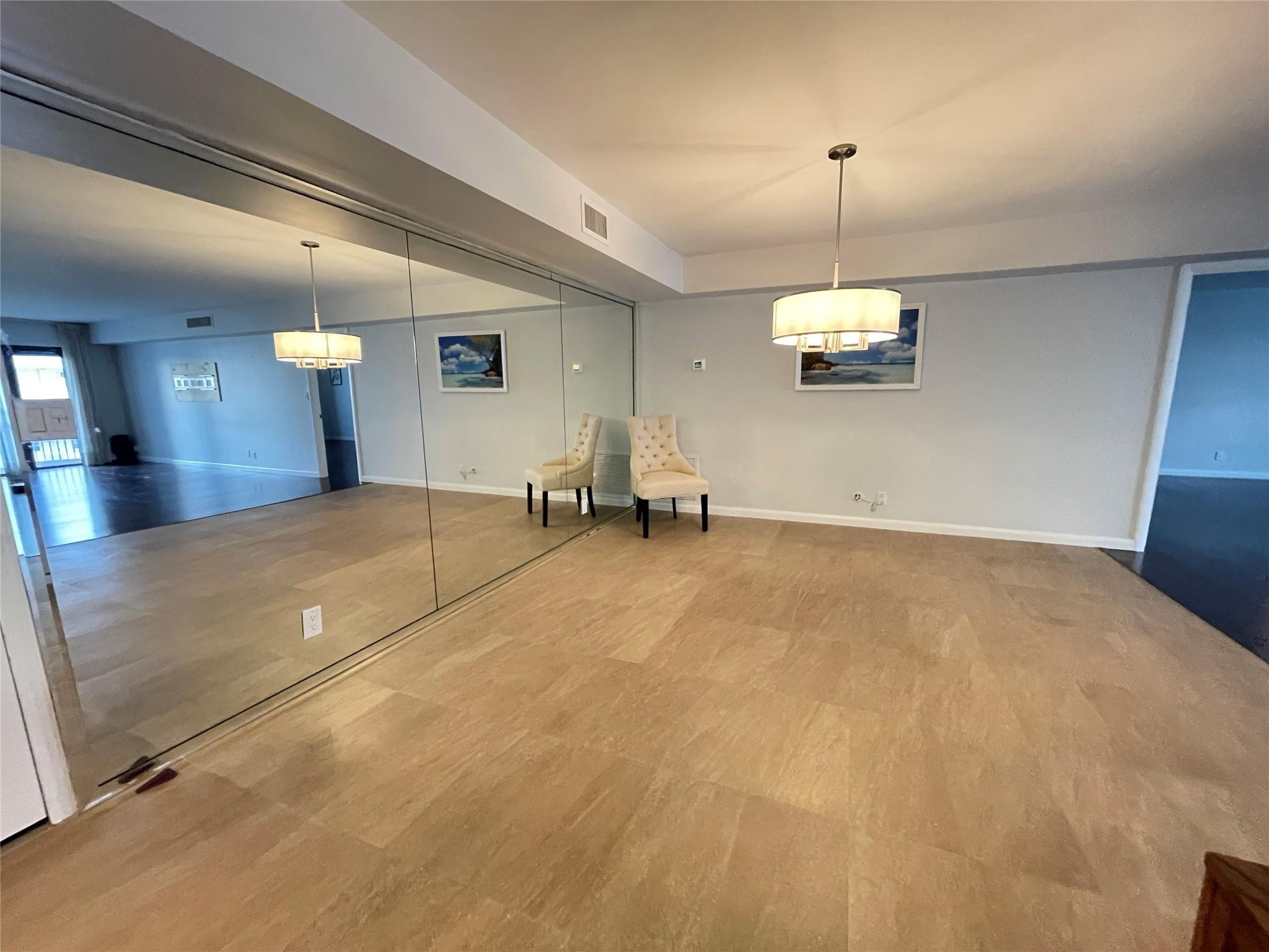 HAMPTON BEACH CLUB - Residential