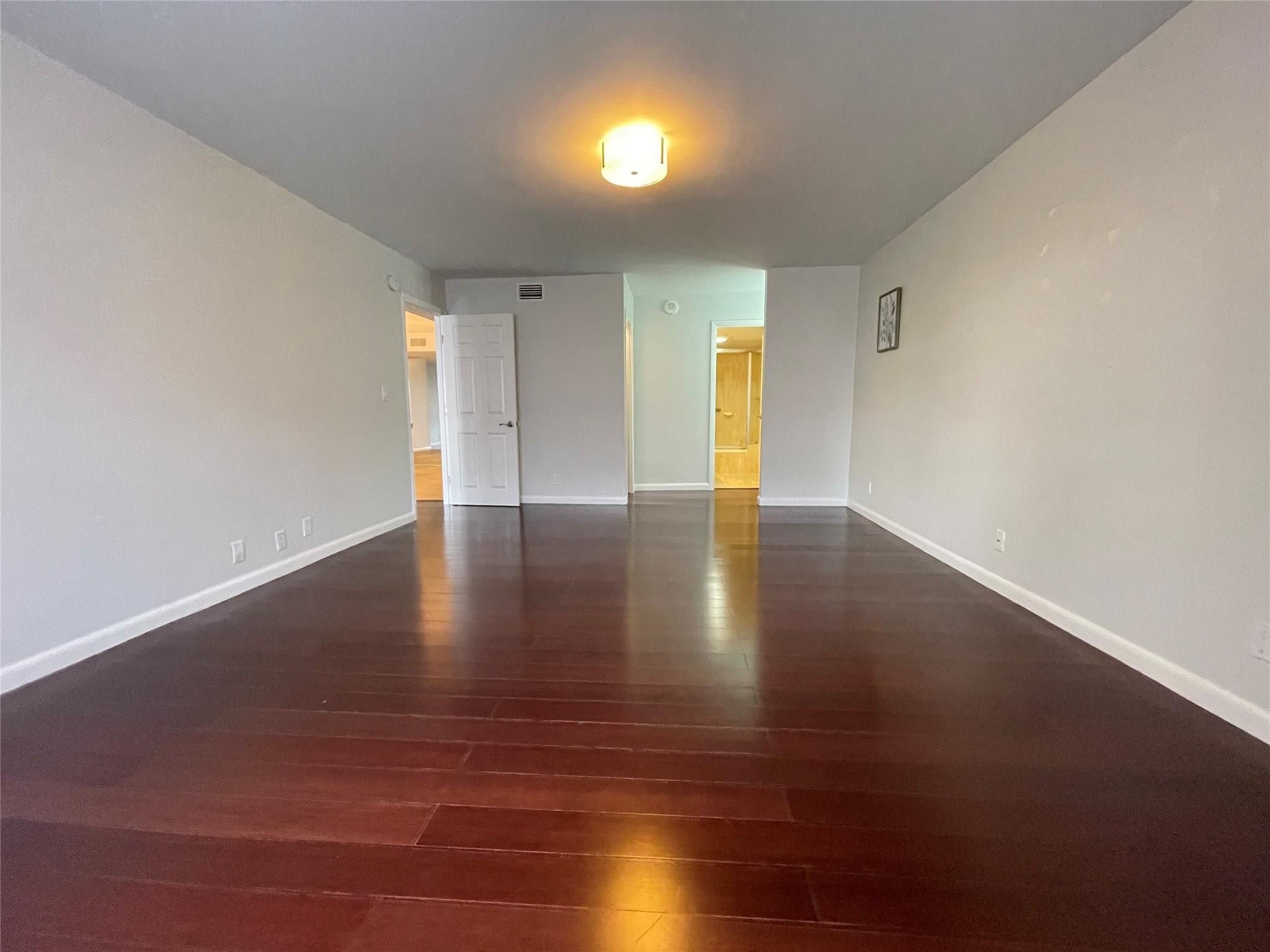 HAMPTON BEACH CLUB - Residential