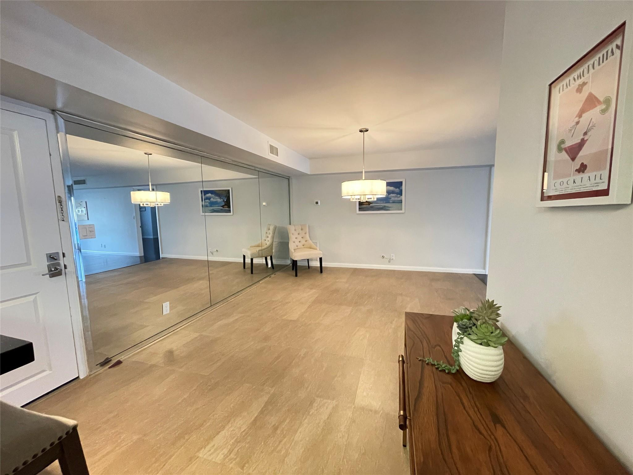 HAMPTON BEACH CLUB - Residential