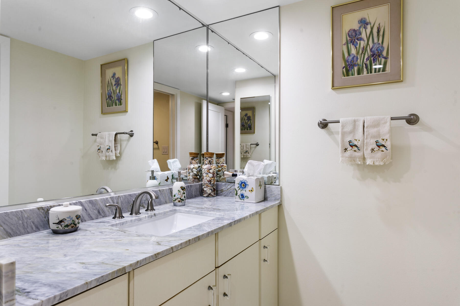 SEAWINDS CONDO - Residential