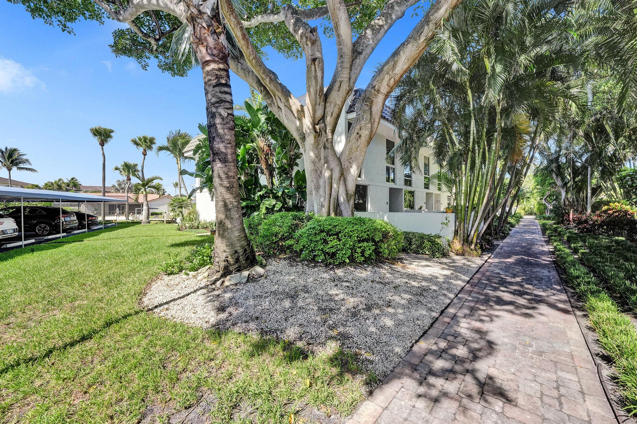 780 Jeffery Street 6, Boca Raton, FL, 33487/$1,195,000 4 780 Jeffery Street 6