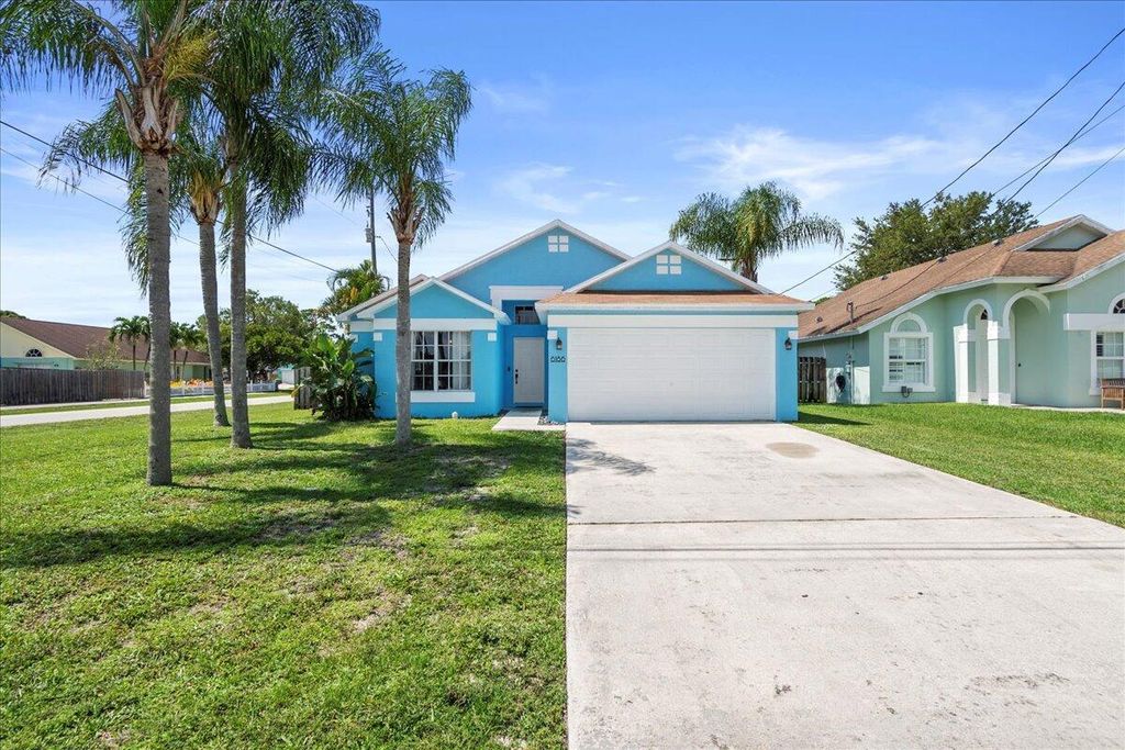 Photo of 6186 Hollywood Street, Jupiter, FL 33458 (MLS # R10896991)