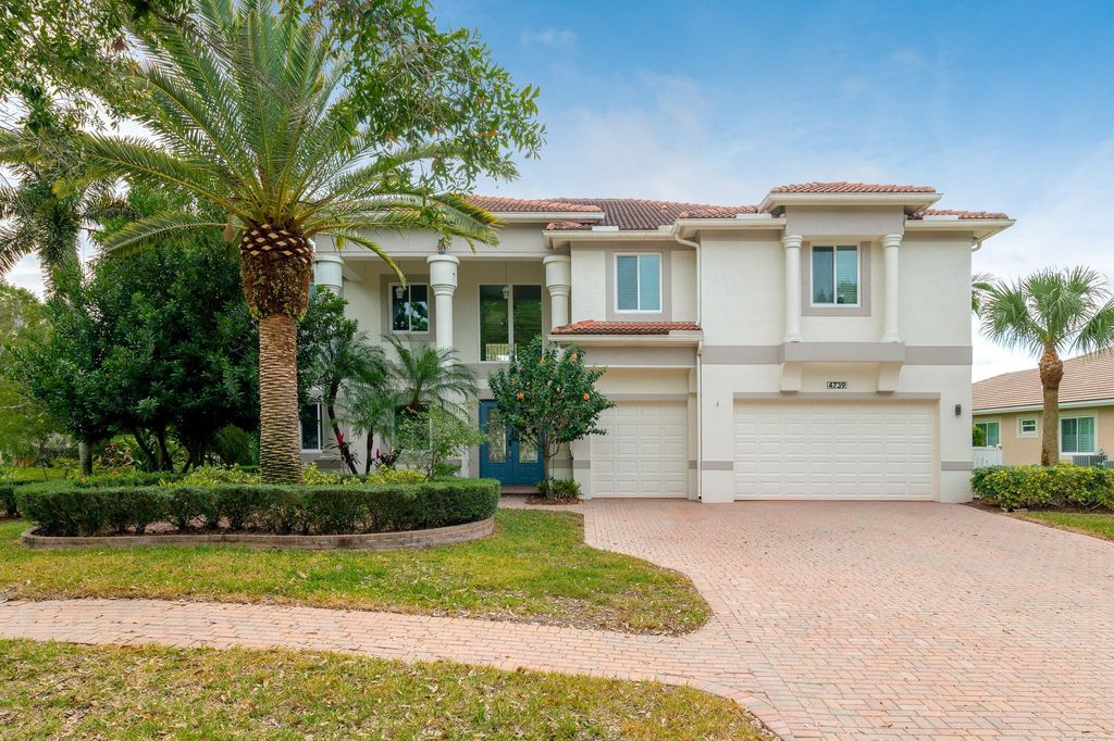 Photo of 4739 SW Long Bay Drive, Palm City, FL 34990 (MLS # F10538301)