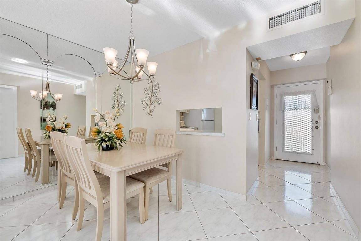 LAUDERDALE OAKS CONDO III - Residential