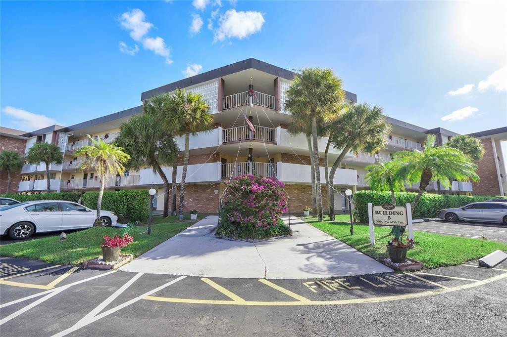 LAUDERDALE OAKS CONDO III - Residential