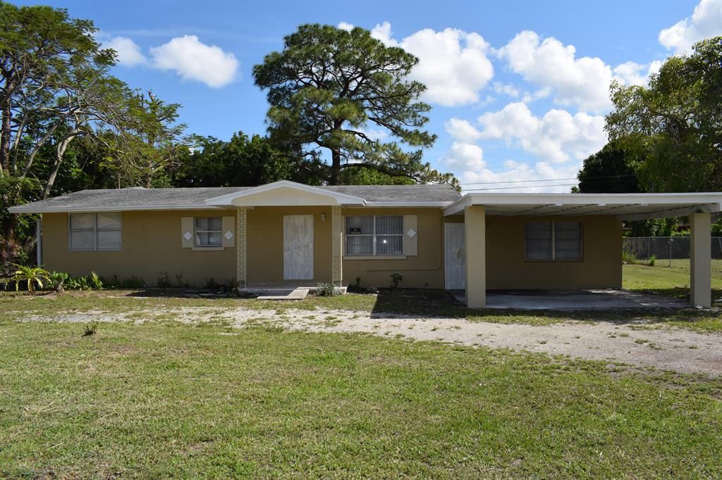 Photo of 2309 Juanita Avenue, Fort Pierce, FL 34946 (MLS # R10784861)