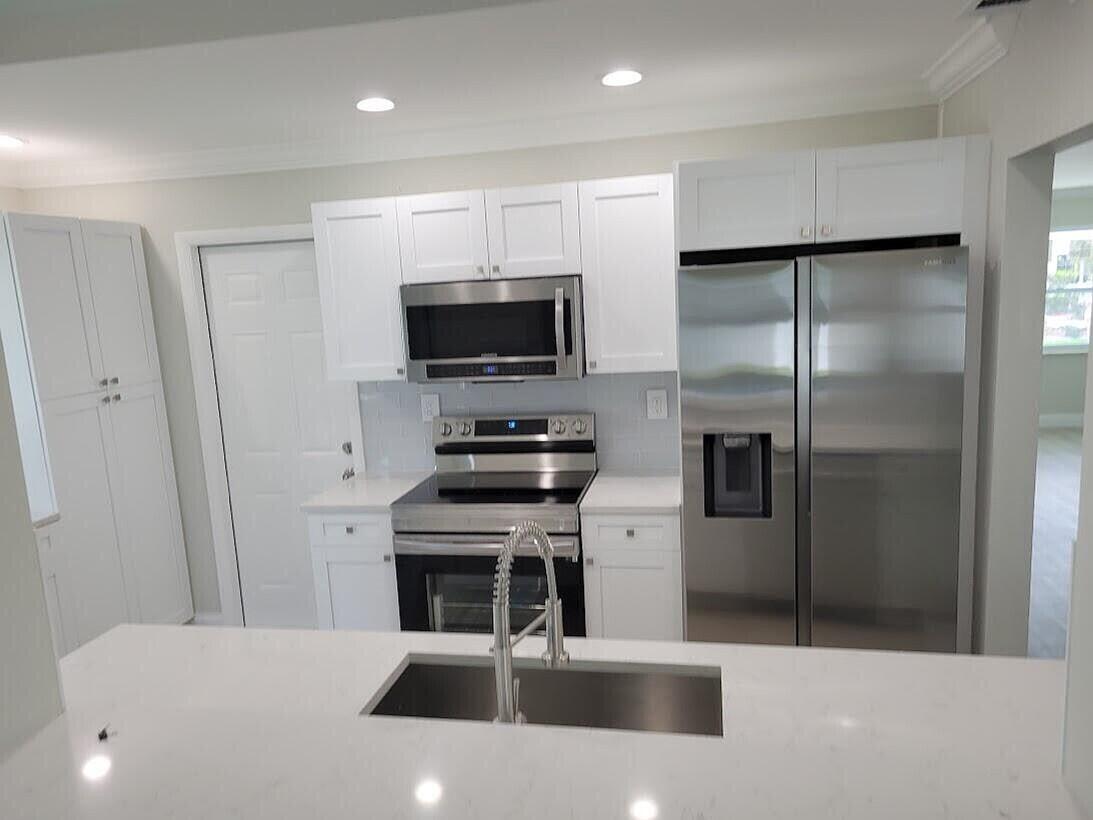 PALM BEACH LEISUREVILLE SEC 10 - Residential Lease