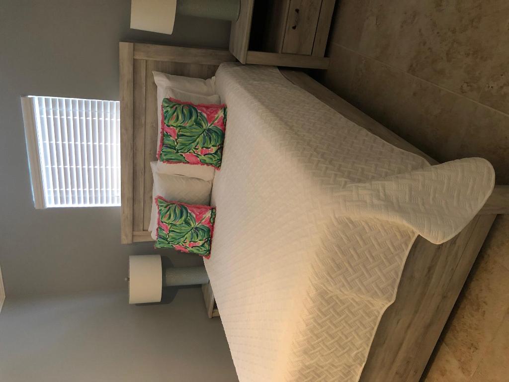 PALM BEACH SHORES - Residential Lease