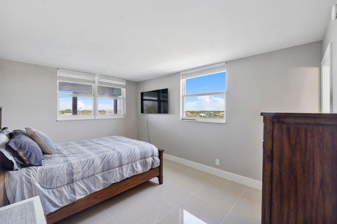 INTRACOASTAL TOWER - Residential