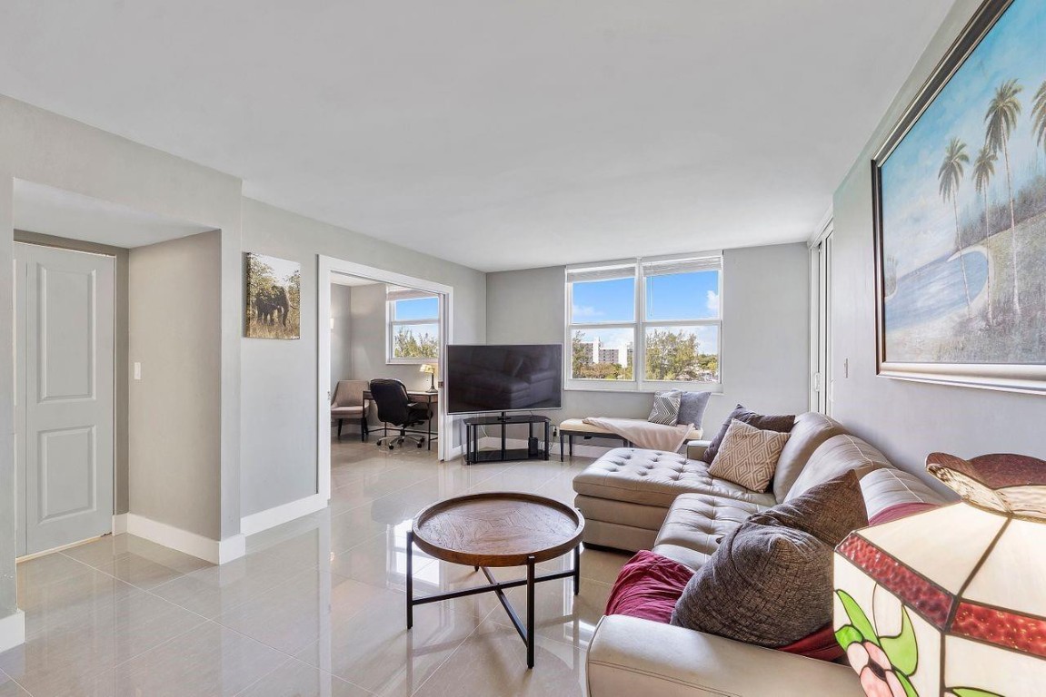 INTRACOASTAL TOWER - Residential