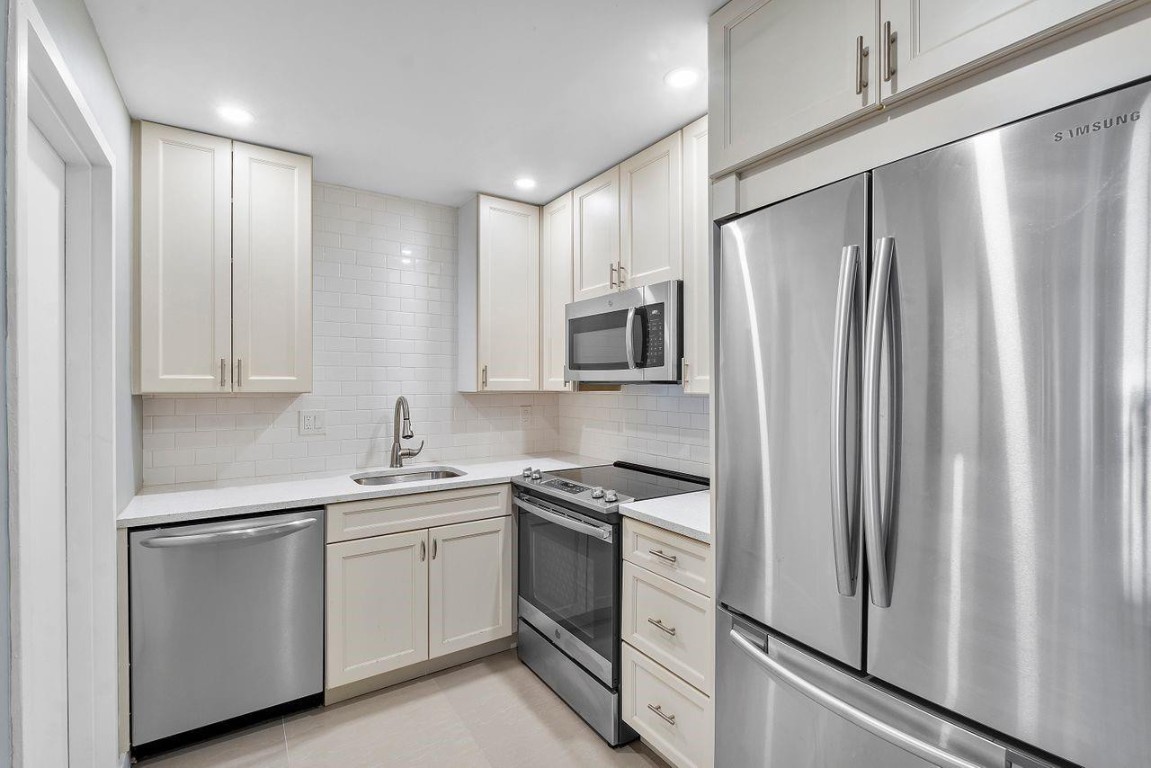 INTRACOASTAL TOWER - Residential