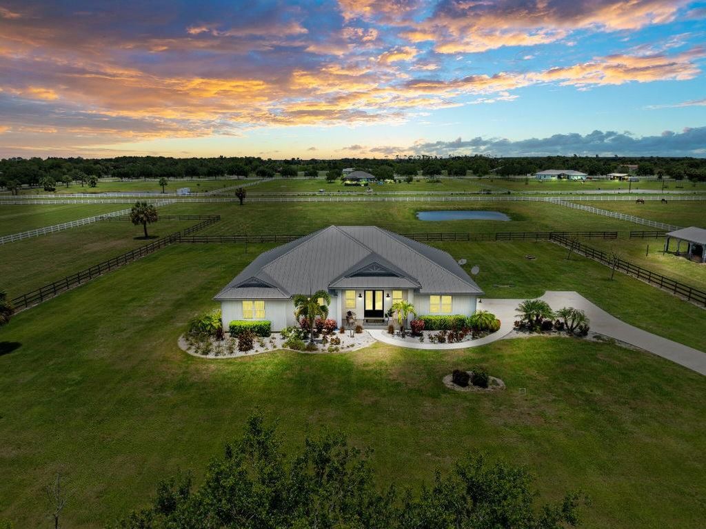 Photo of 18102 Bridle Way, Port Saint Lucie, FL 34987 (MLS # R11092243)