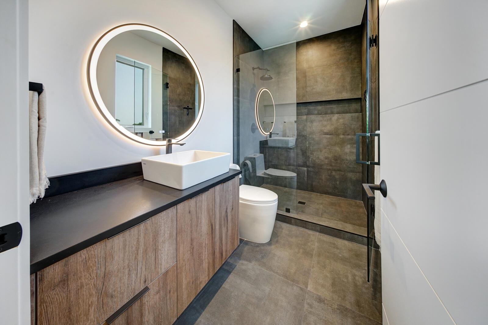 WHISEM UNIT B - Residential