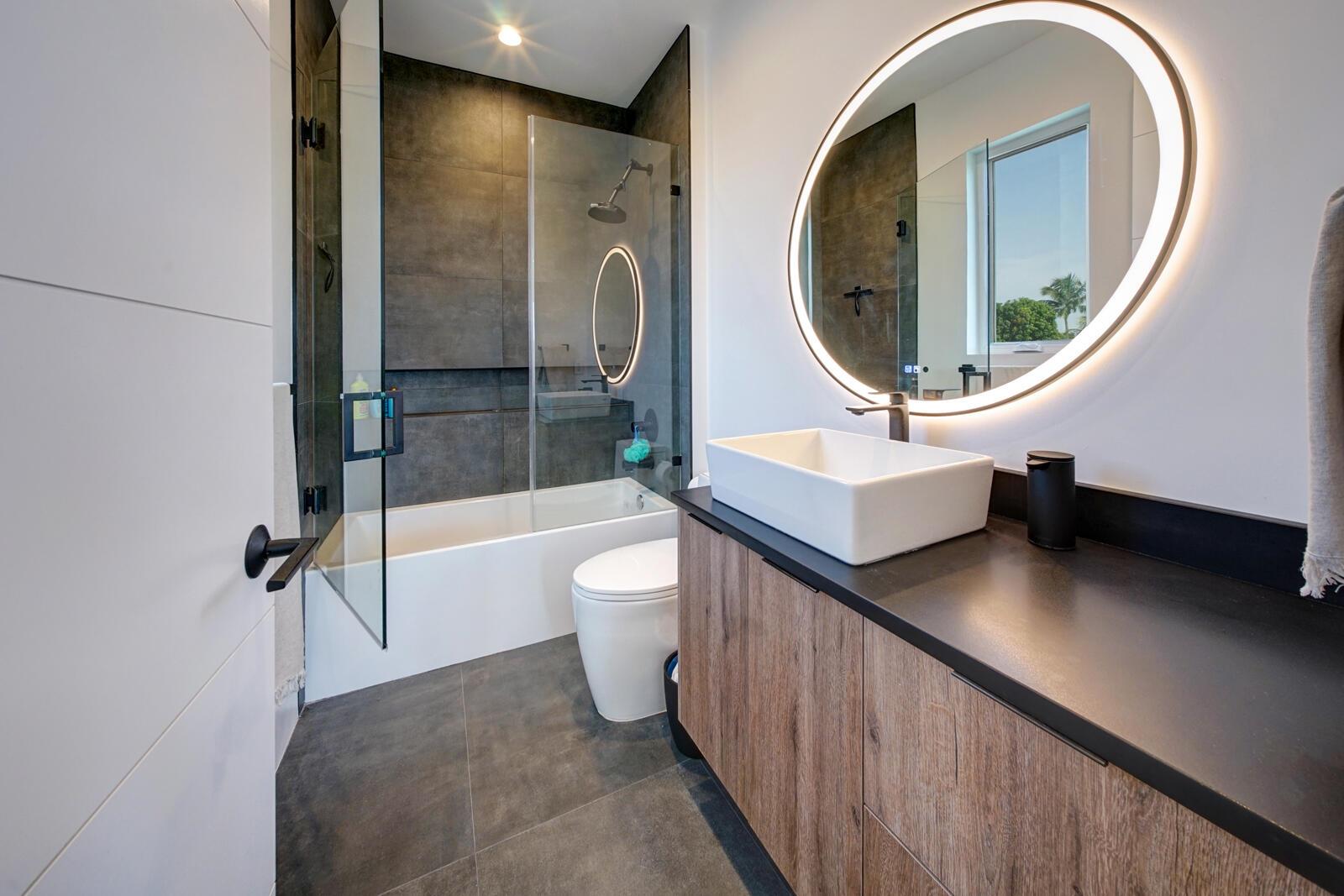 WHISEM UNIT B - Residential