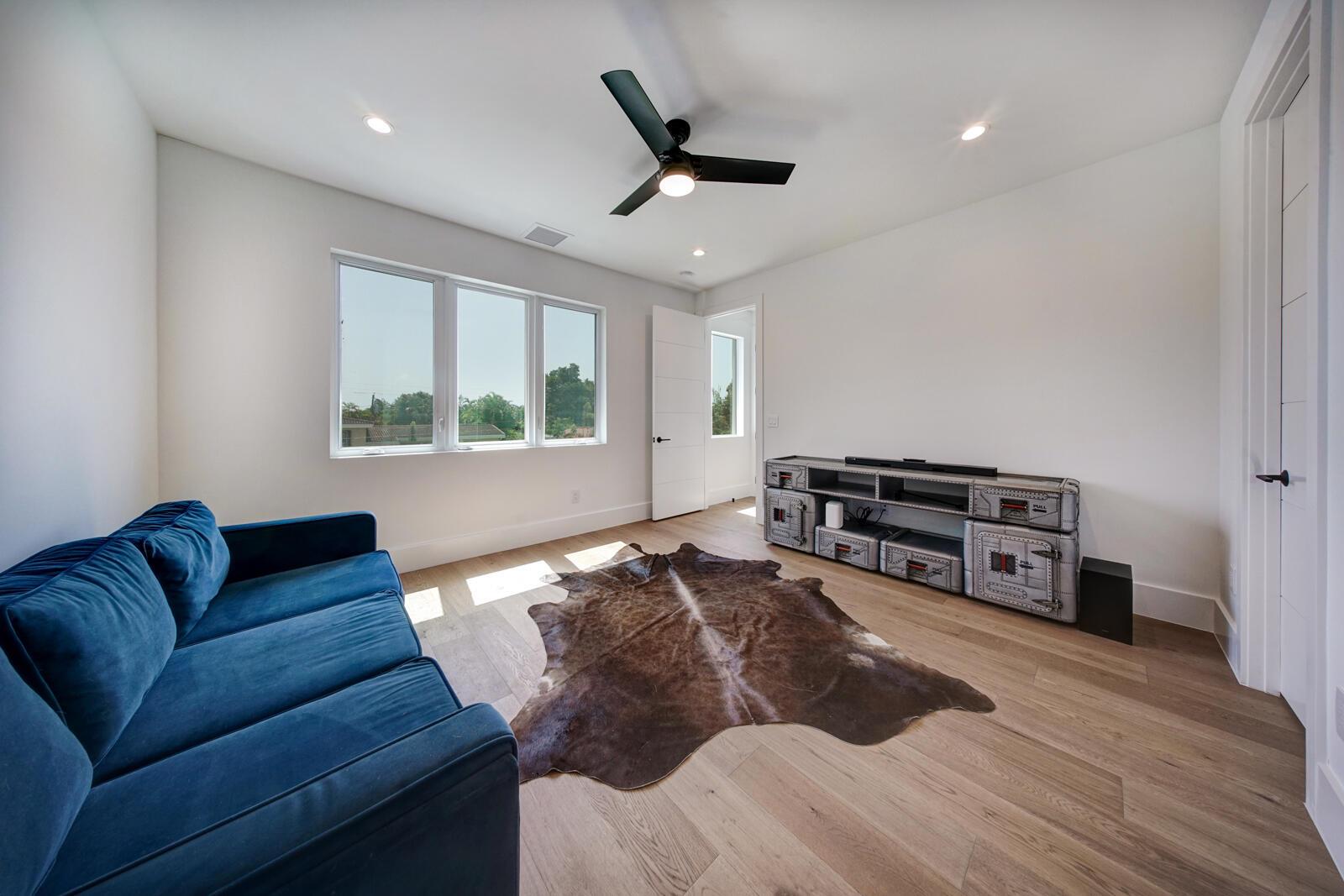 WHISEM UNIT B - Residential