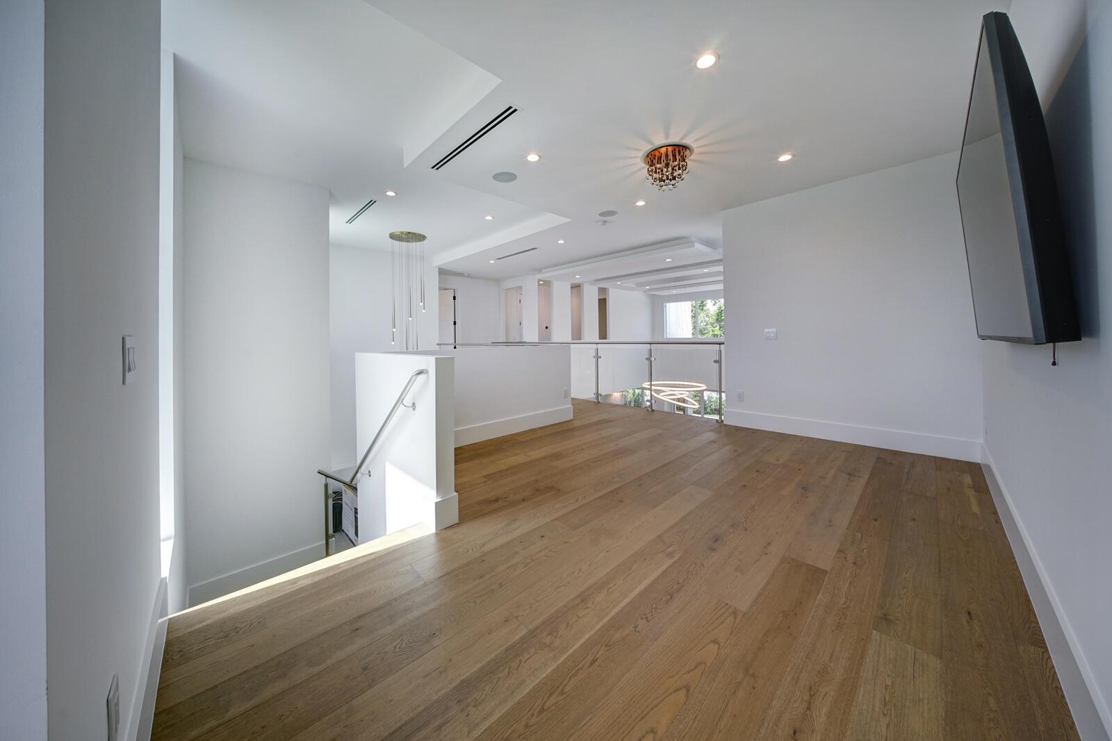 WHISEM UNIT B - Residential