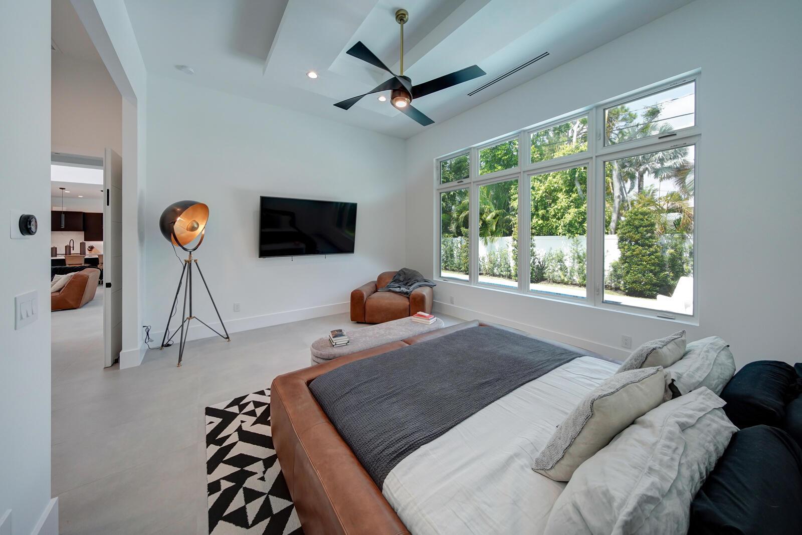 WHISEM UNIT B - Residential