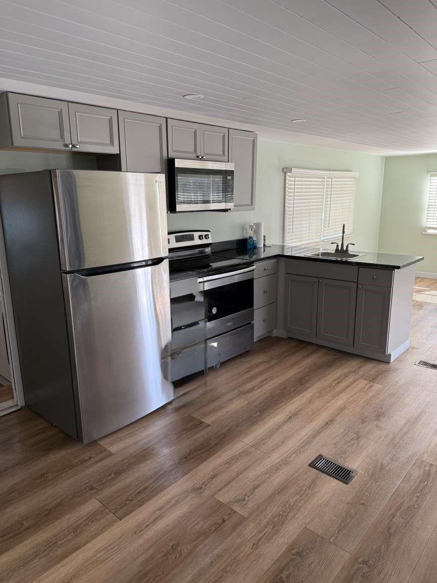 Sea Breeze Mobile Manor U - Residential