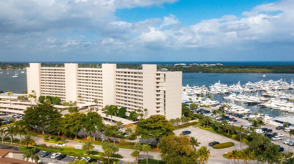 Photo of 124 Lakeshore Drive #0929, North Palm Beach, FL 33408 (MLS # R10802253)