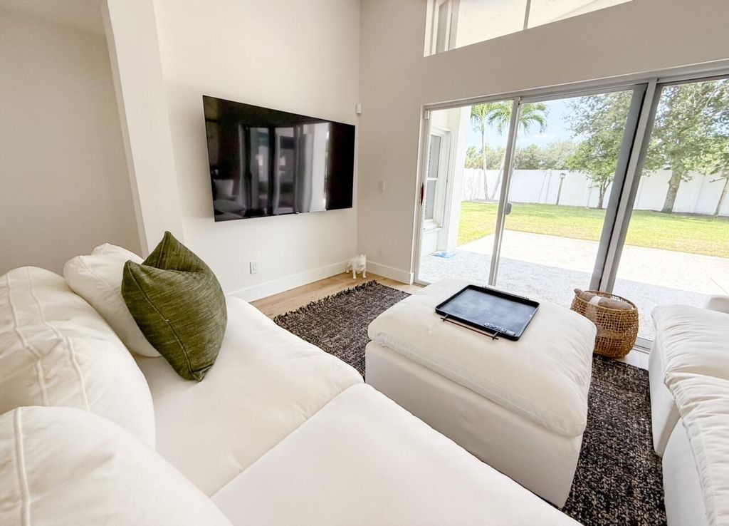 Photo of 7895 Manor Forest Boulevard, Boynton Beach, FL 33436 (MLS # B26018504)