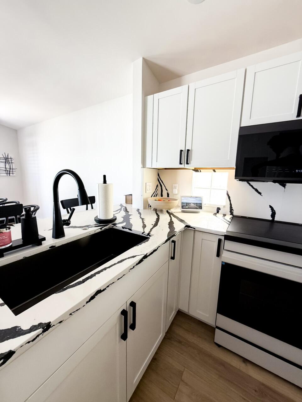 7895 Manor Forest Boulevard