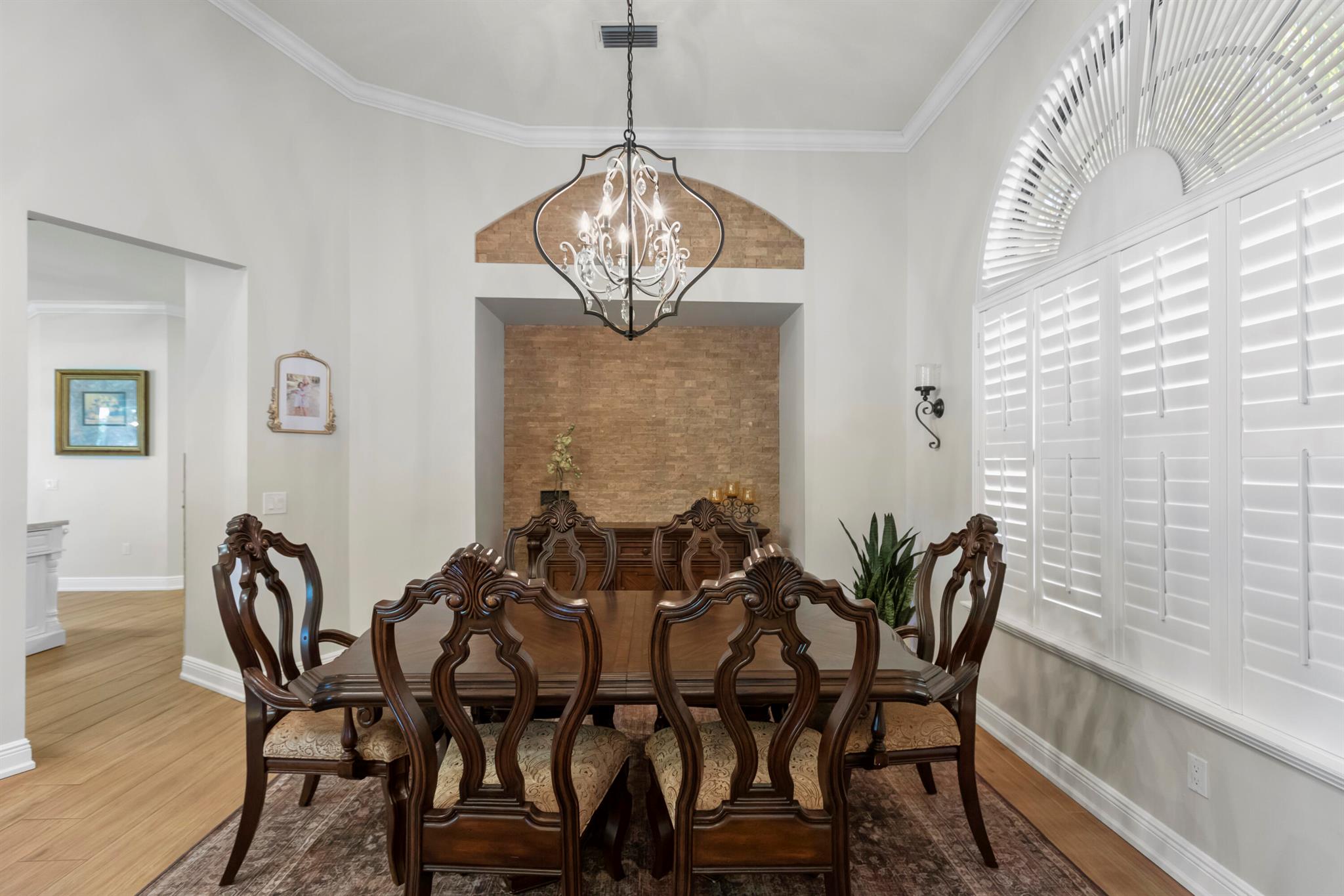 COUNTRY CLUB POINTE - Residential Lease