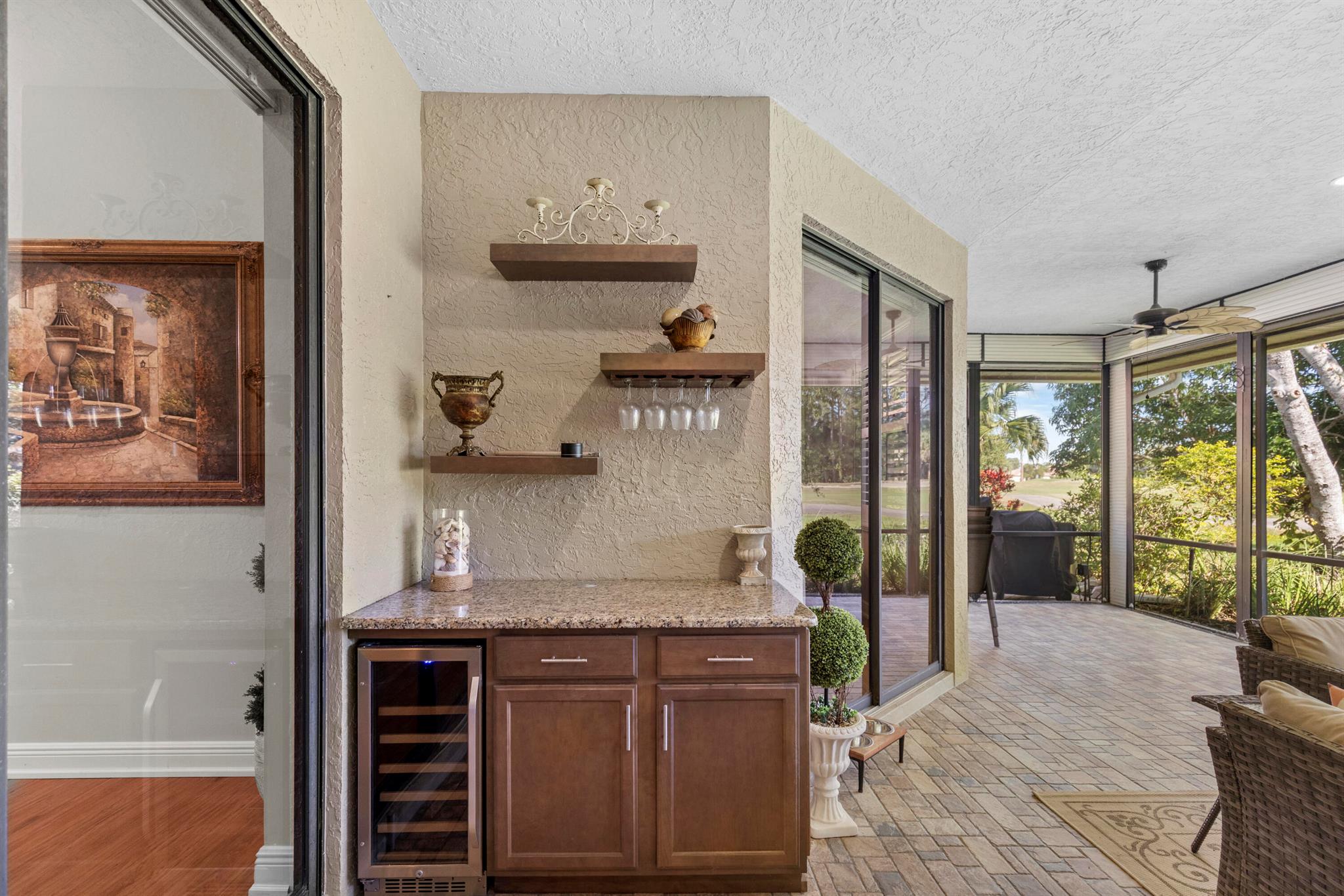 COUNTRY CLUB POINTE - Residential Lease