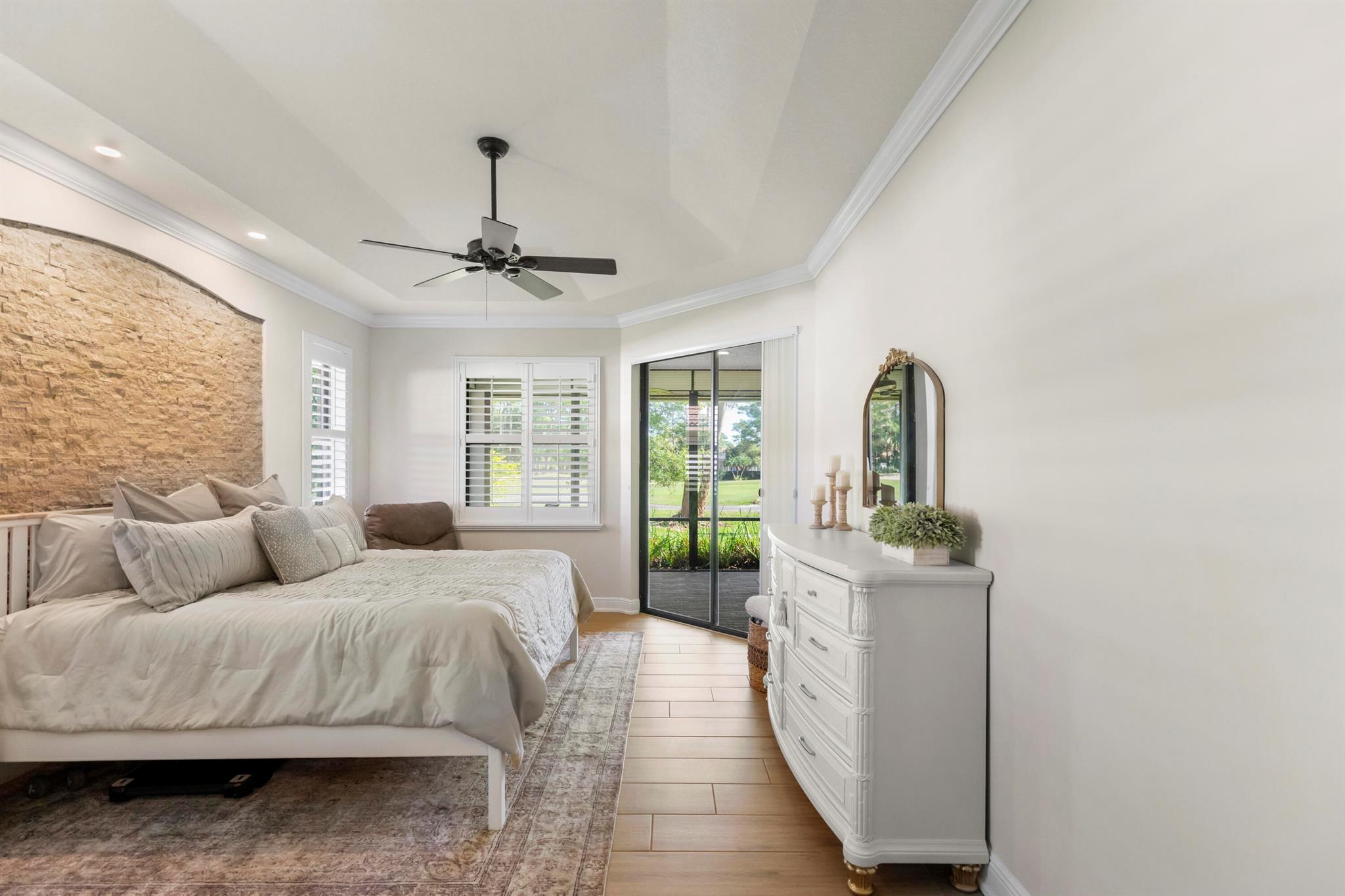 COUNTRY CLUB POINTE - Residential Lease