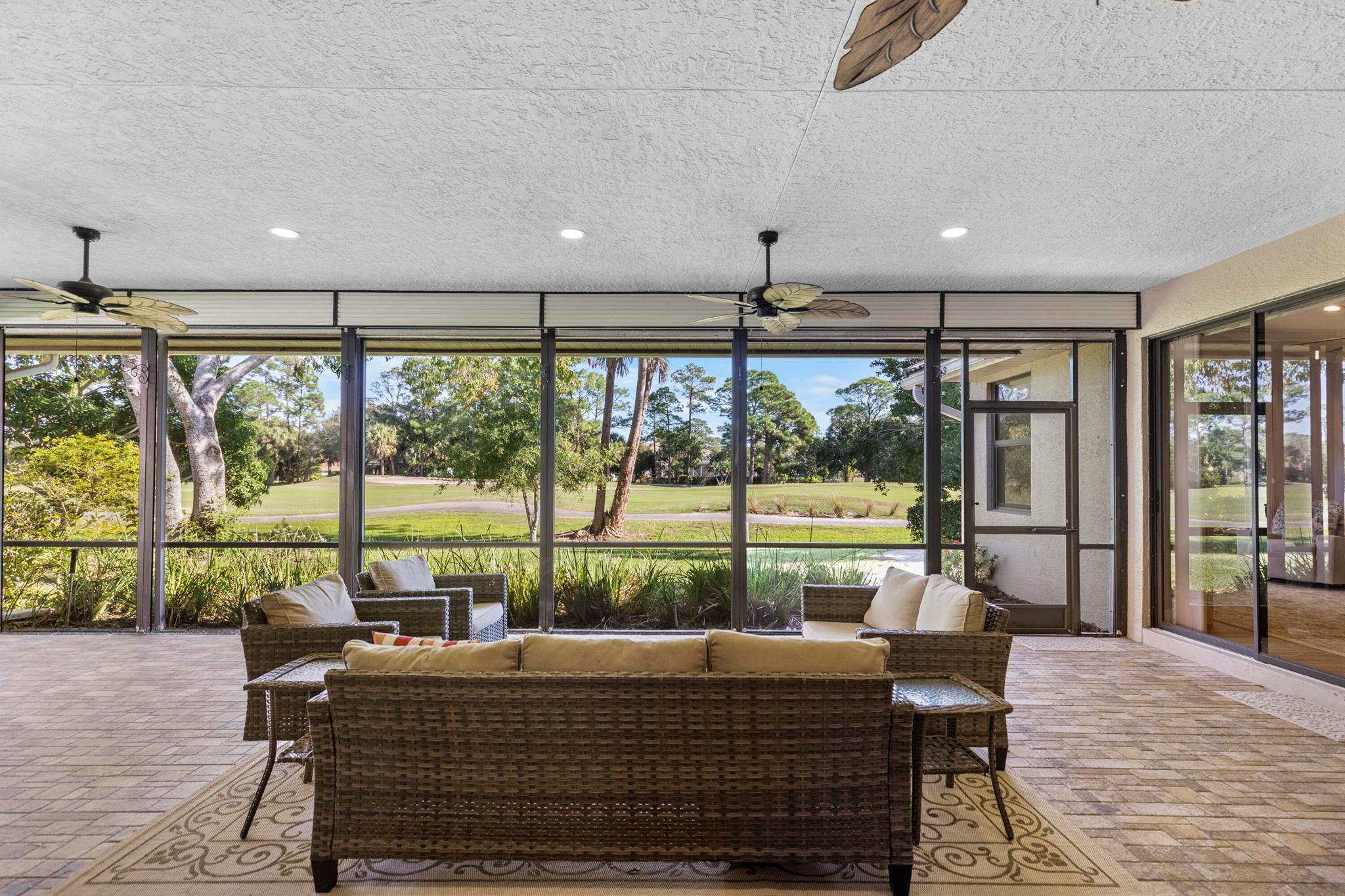 COUNTRY CLUB POINTE - Residential Lease