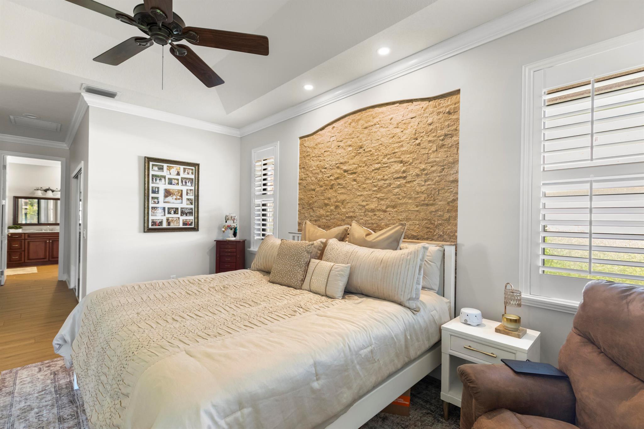 COUNTRY CLUB POINTE - Residential Lease