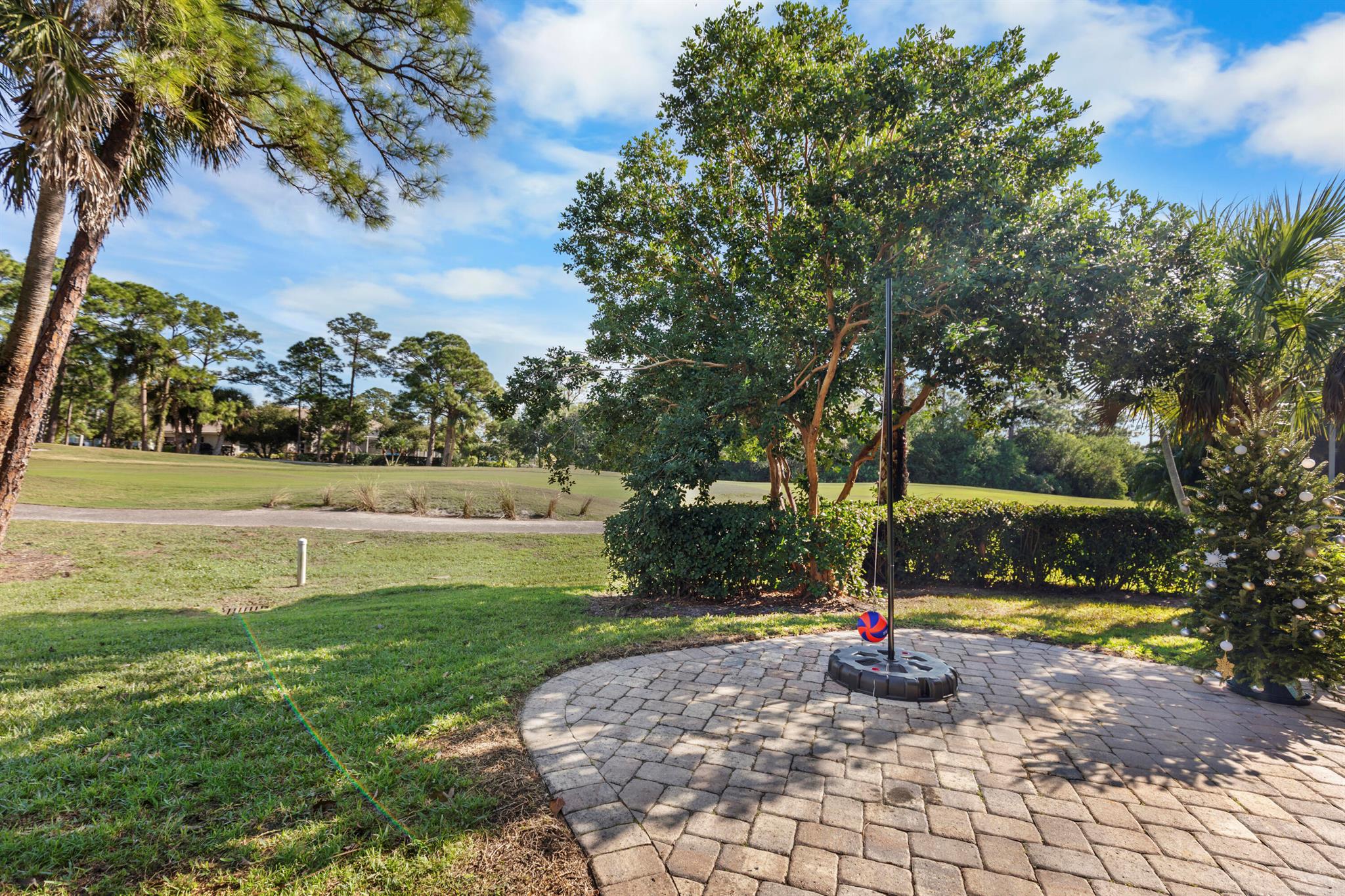 COUNTRY CLUB POINTE - Residential Lease