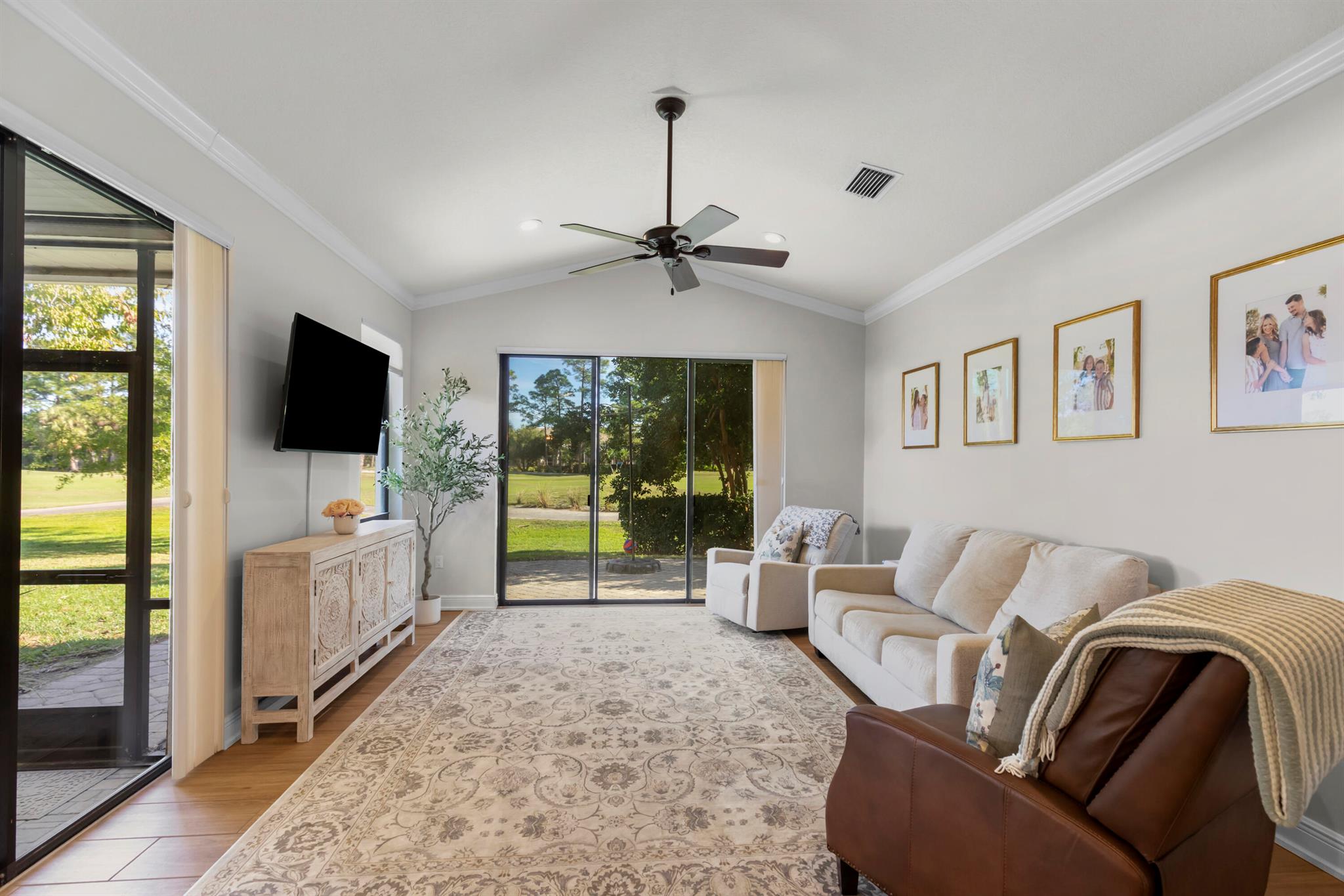 COUNTRY CLUB POINTE - Residential Lease