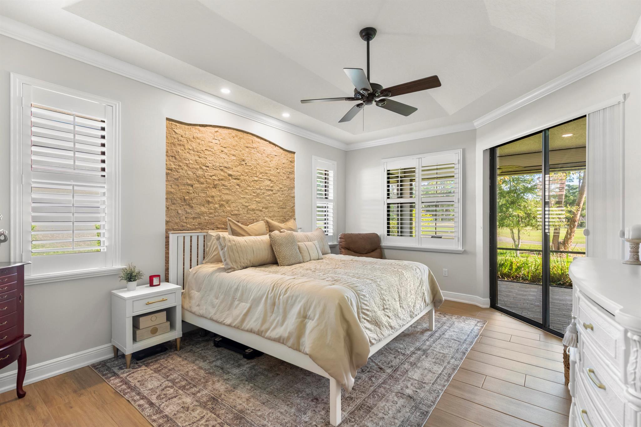 COUNTRY CLUB POINTE - Residential Lease