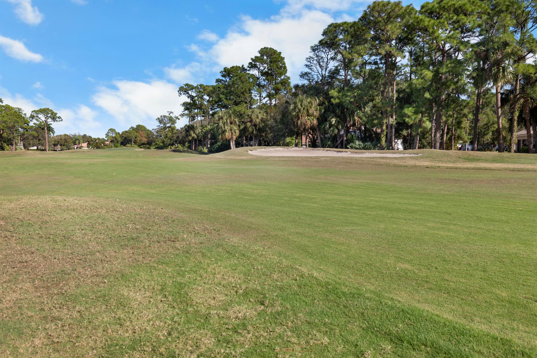 COUNTRY CLUB POINTE - Residential Lease