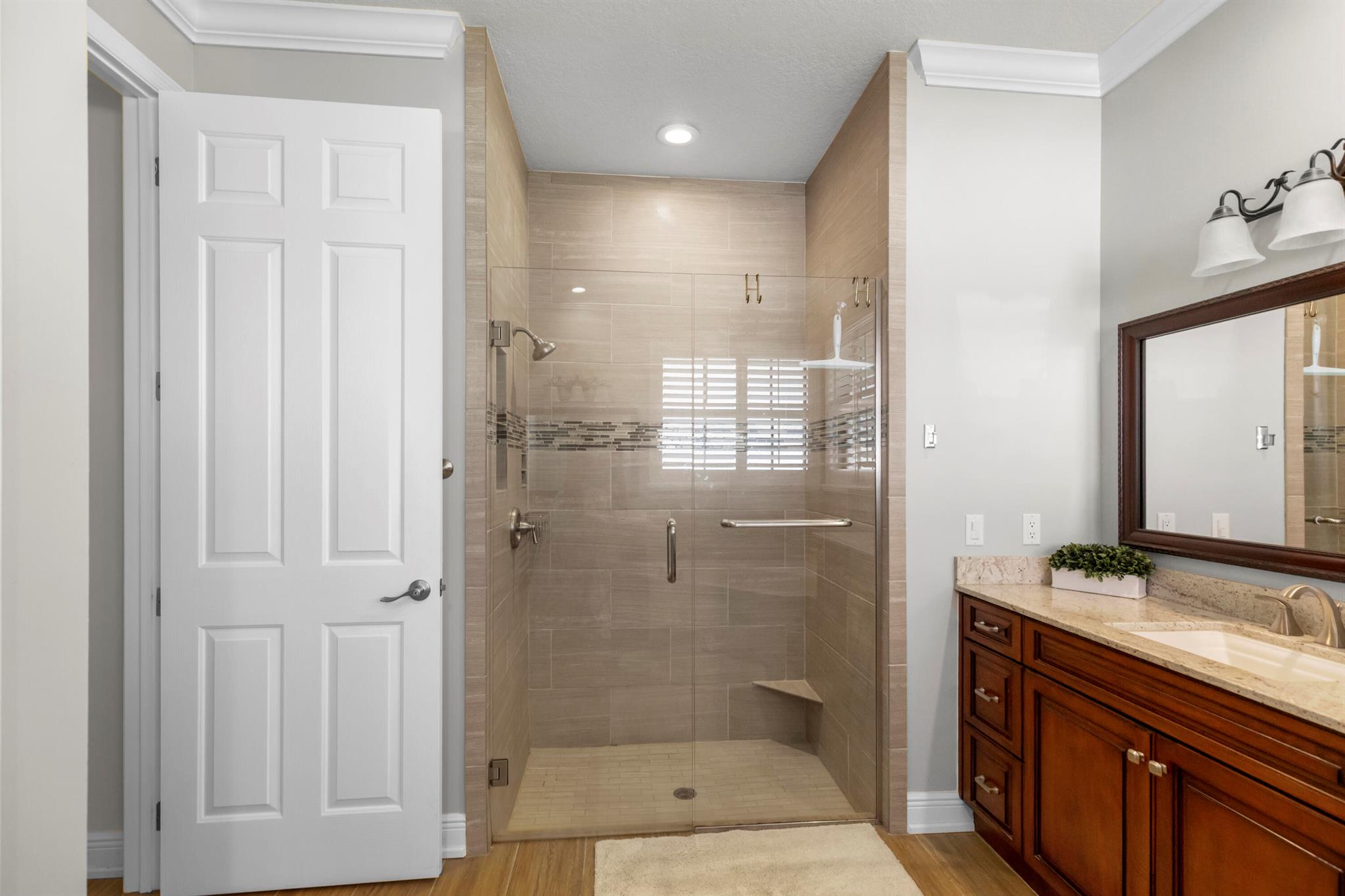 COUNTRY CLUB POINTE - Residential Lease